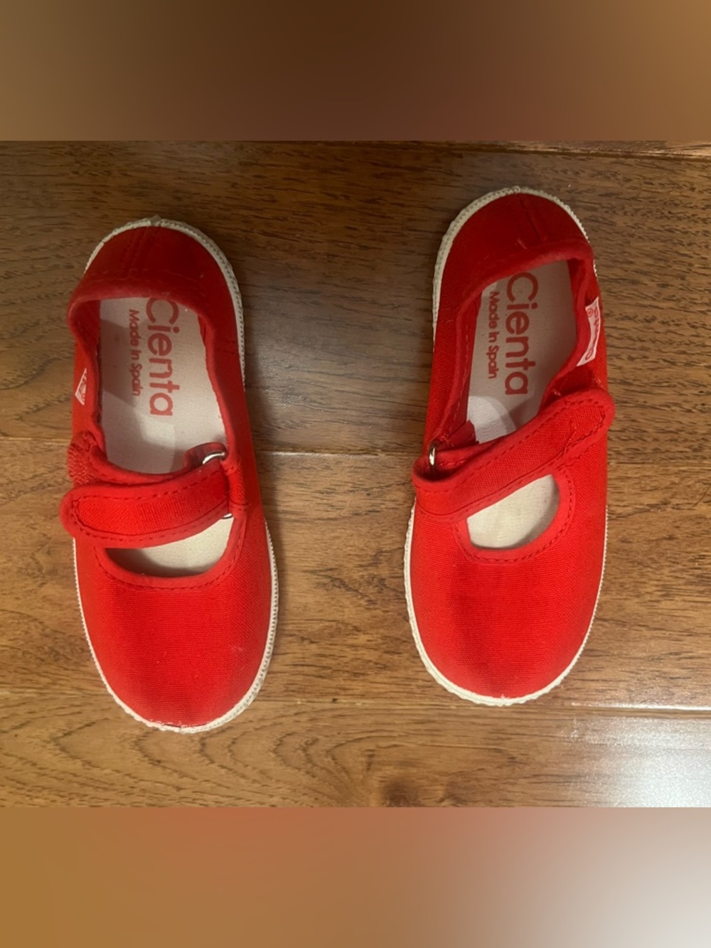 Cientas Mary Janes Size 9